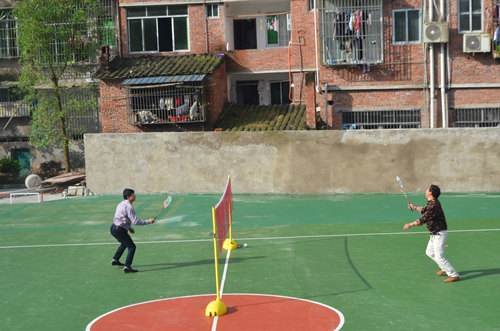 馬路打羽毛球心真大！中山地坪漆廠家有話說