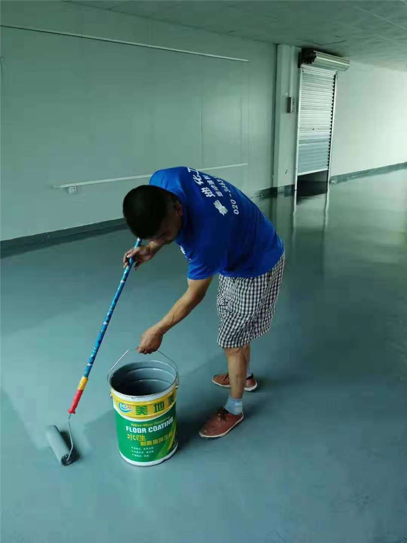 影響重慶水性地坪漆公司發(fā)展的外部因素有哪些？